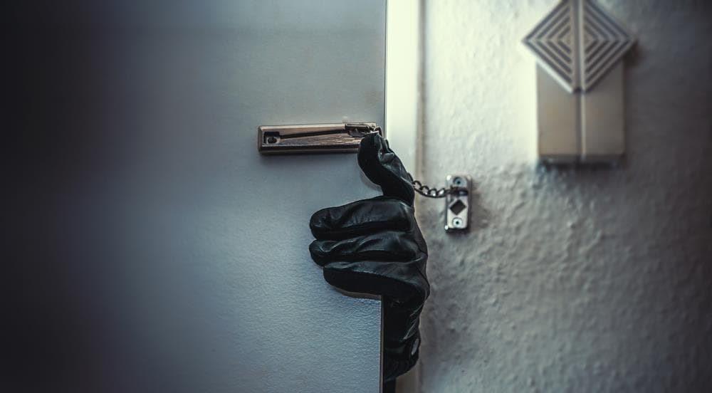 Desalojar okupas de tu casa: ¿Qué pasos debes seguir?