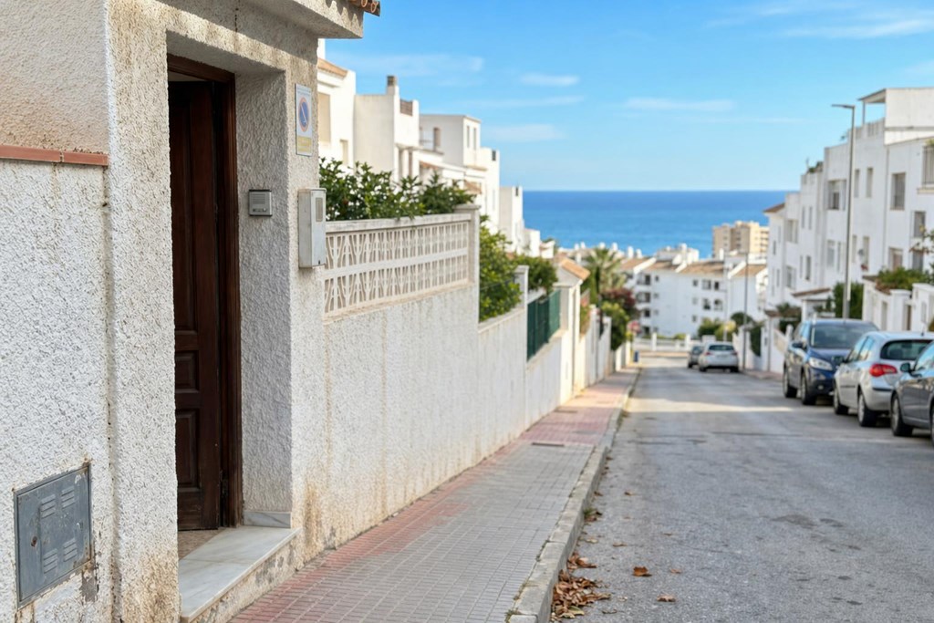 Foto 1 Recupera tu inmueble con el desalojo de okupas en Torremolinos